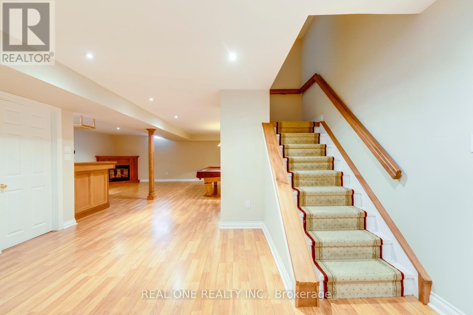 1369 Mapleridge Crescent, Oakville, Ontario  L6M 2G8 - Photo 29 - W12589124