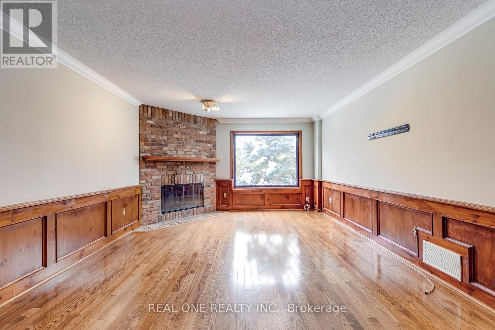 1369 Mapleridge Crescent, Oakville, Ontario  L6M 2G8 - Photo 6 - W12589124