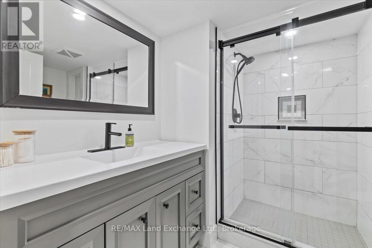 68 Grey Street N, Saugeen Shores, Ontario  N0H 2L0 - Photo 17 - X12589182