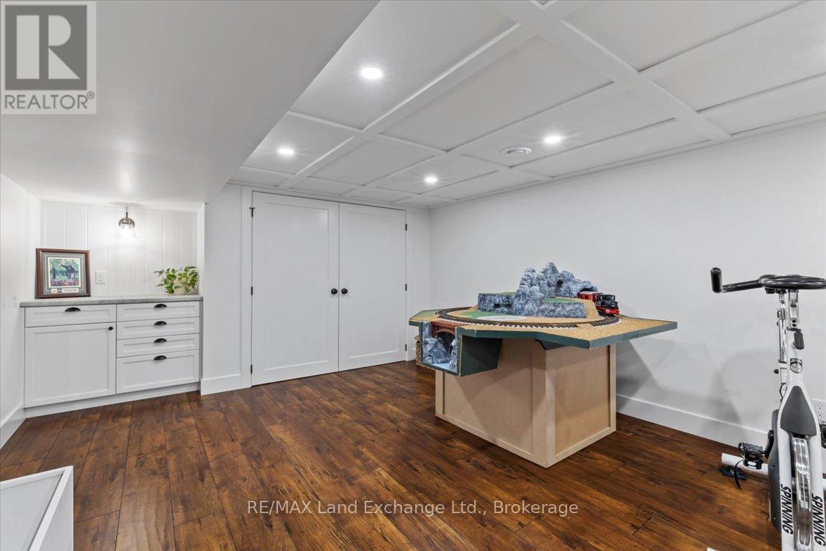 68 Grey Street N, Saugeen Shores, Ontario  N0H 2L0 - Photo 19 - X12589182