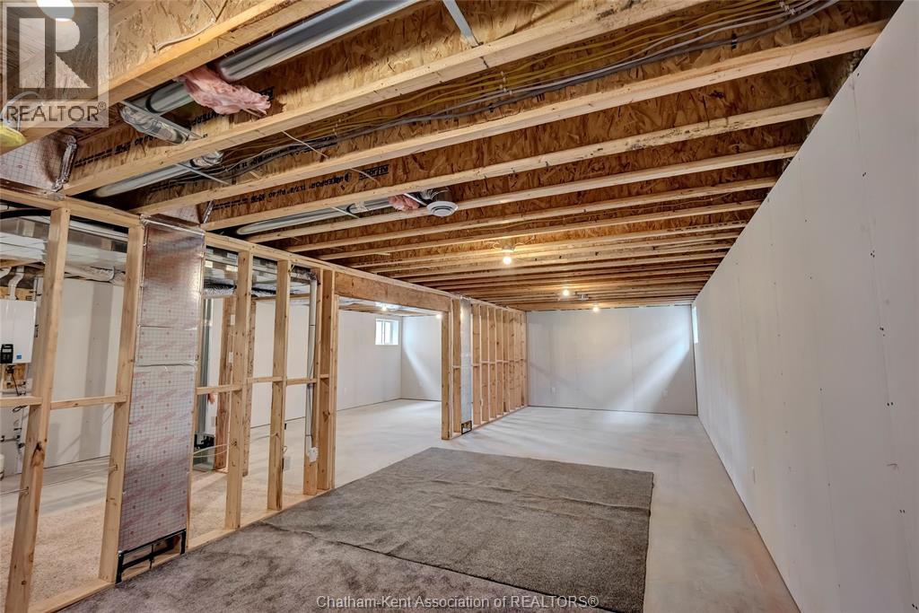 240 Ironwood Trail, Chatham, Ontario  N7M 0V6 - Photo 31 - 25030821