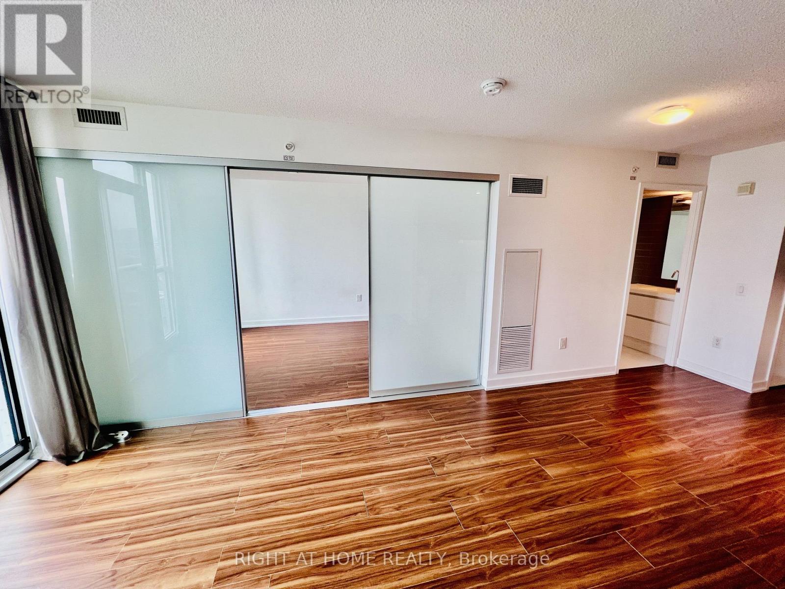 1109 - 85 Queens Wharf Road, Toronto, Ontario  M5V 0J9 - Photo 14 - C12589194