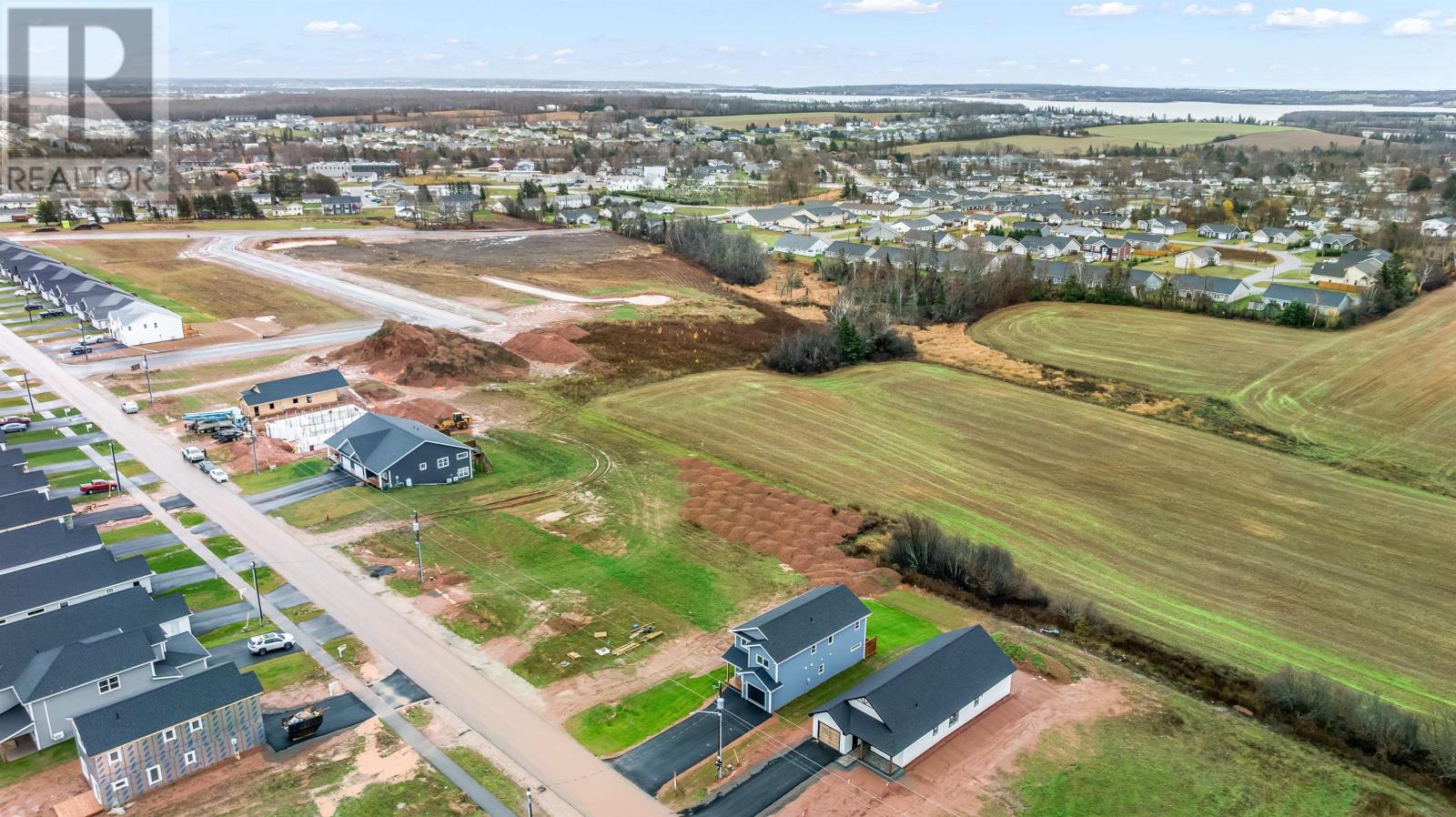 112 Samantha Lane, Cornwall, Prince Edward Island  C0A 1H4 - Photo 2 - 202528790