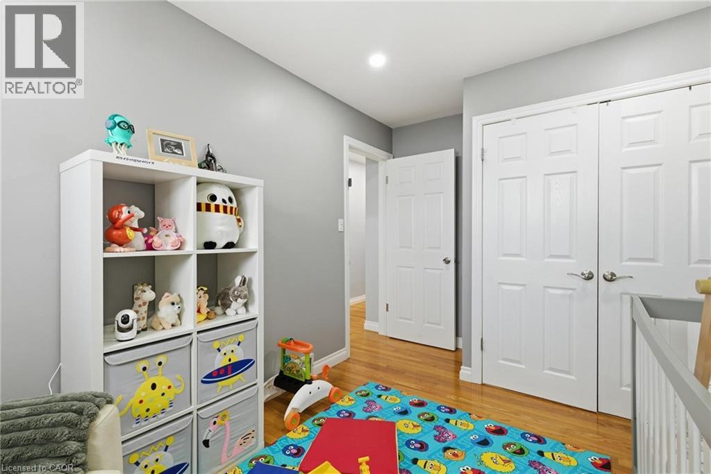 364 Roselawn Place, Waterloo, Ontario  N2L 5P1 - Photo 17 - 40790097