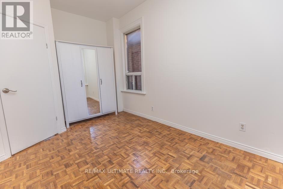 Main - 147 Perth Avenue, Toronto, Ontario  M6P 3X2 - Photo 15 - W12589190