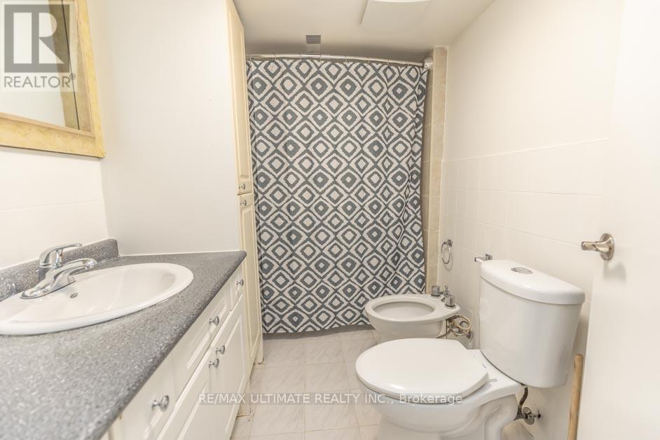 Main - 147 Perth Avenue, Toronto, Ontario  M6P 3X2 - Photo 18 - W12589190