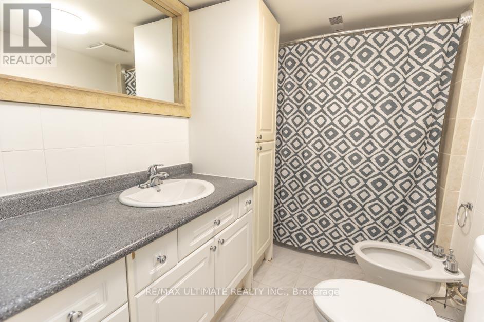 Main - 147 Perth Avenue, Toronto, Ontario  M6P 3X2 - Photo 19 - W12589190