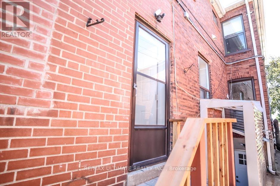 Main - 147 Perth Avenue, Toronto, Ontario  M6P 3X2 - Photo 2 - W12589190