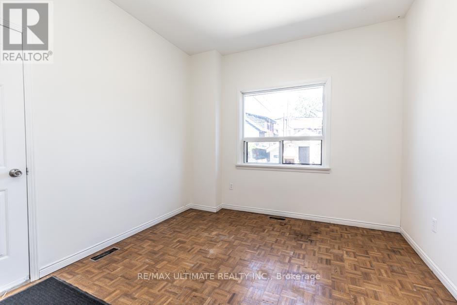 Main - 147 Perth Avenue, Toronto, Ontario  M6P 3X2 - Photo 4 - W12589190