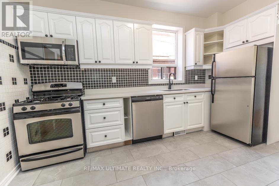 Main - 147 Perth Avenue, Toronto, Ontario  M6P 3X2 - Photo 8 - W12589190