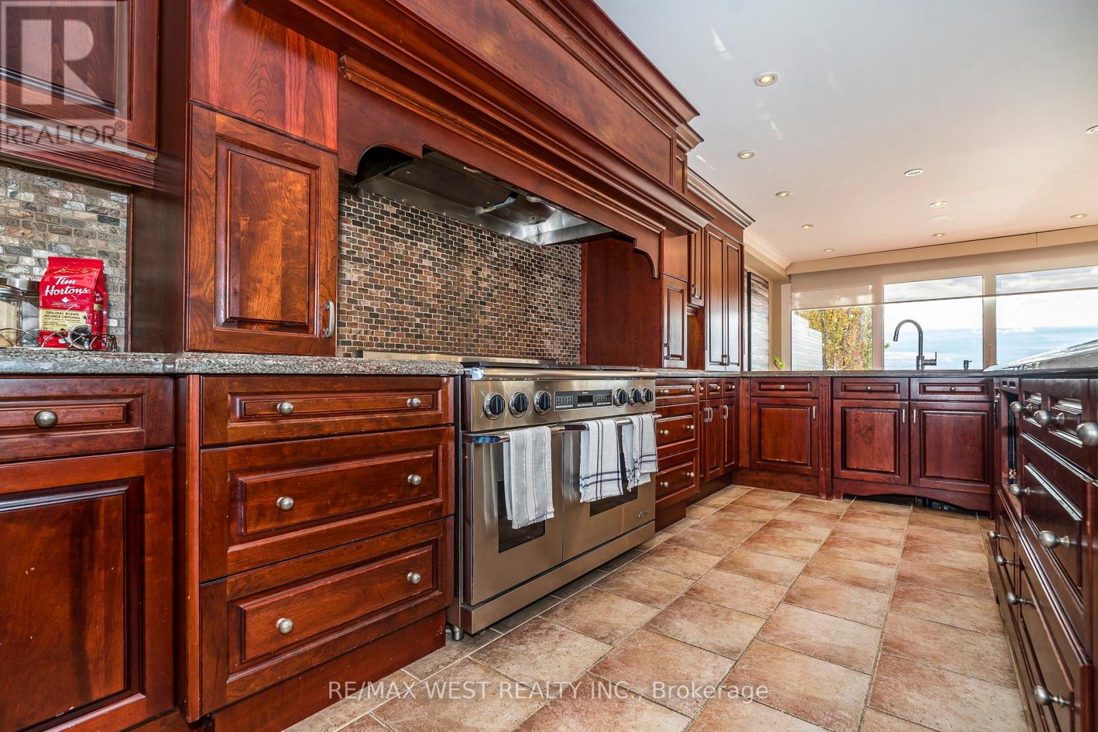 5 Eleventh Street, Toronto, Ontario  M8V 2G2 - Photo 21 - W12589206