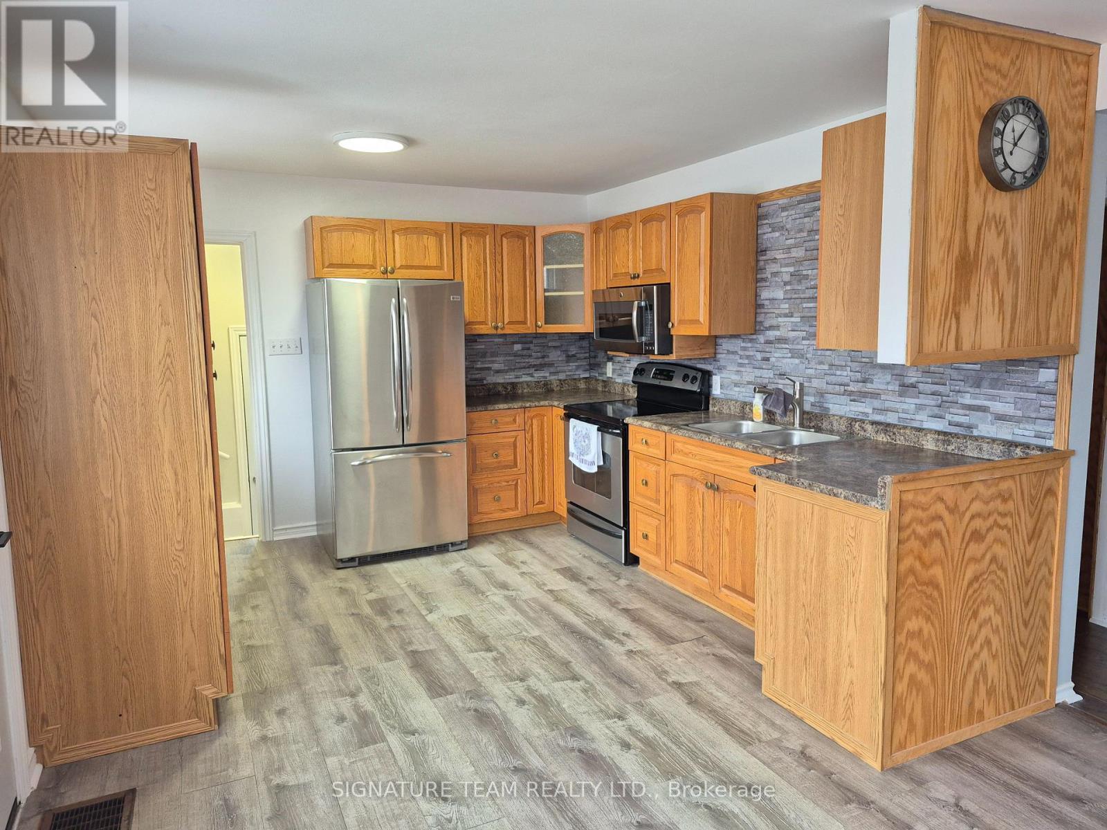 17 Vankessel Street, Whitewater Region, Ontario  K0J 1K0 - Photo 4 - X12589222