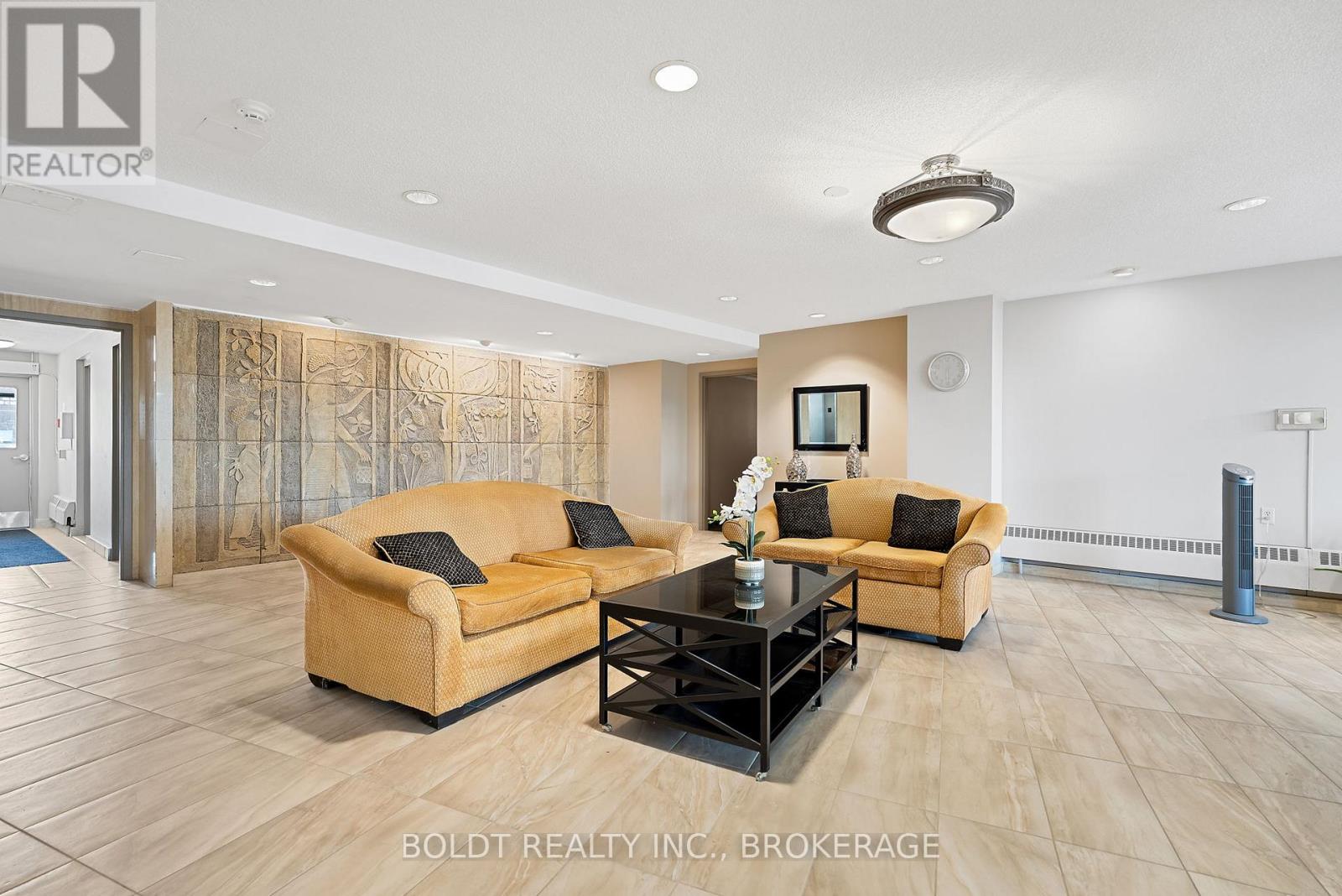 1008 - 35 Towering Heights Boulevard, St. Catharines (Glendale/glenridge), Ontario  L2T 3G8 - Photo 7 - X12589220