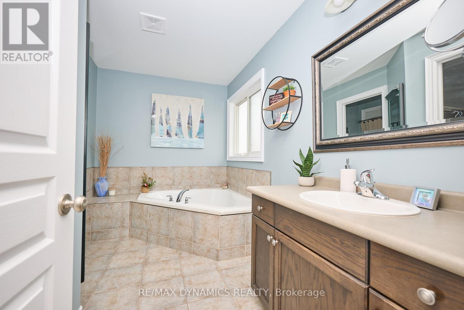 6831 St Michael Avenue, Niagara Falls, Ontario L2H 0A2 - Photo 24 - X12589234