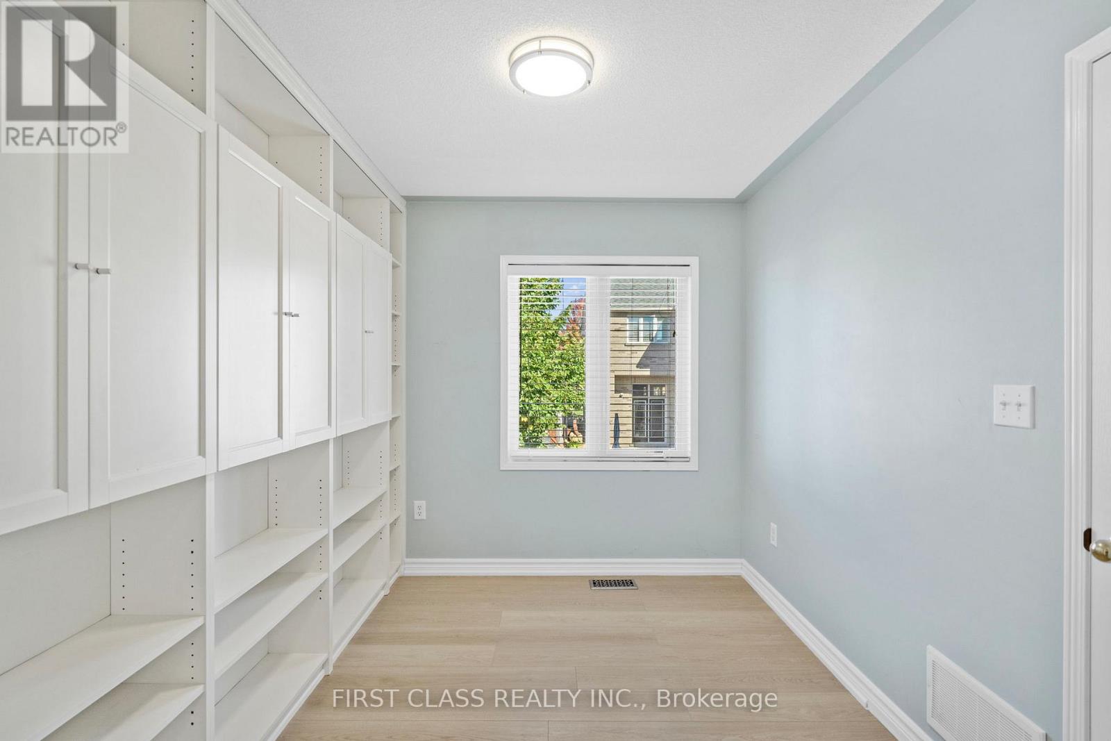 Rear Coach House - 496 White's Hill Avenue S, Markham, Ontario  L6B 0J9 - Photo 10 - N12589218