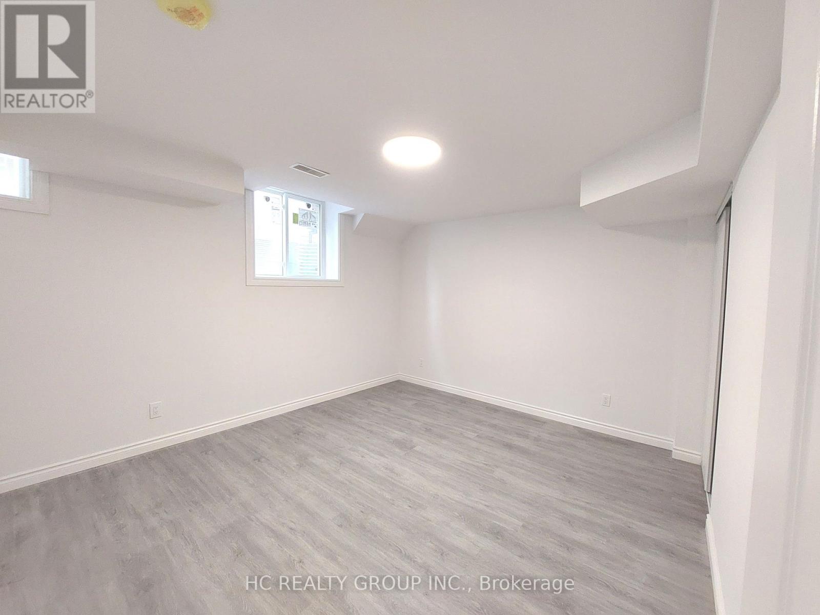 33 Mac Campbell Bsmt Way, Bradford West Gwillimbury, Ontario  L3Z 4M7 - Photo 3 - N12589224