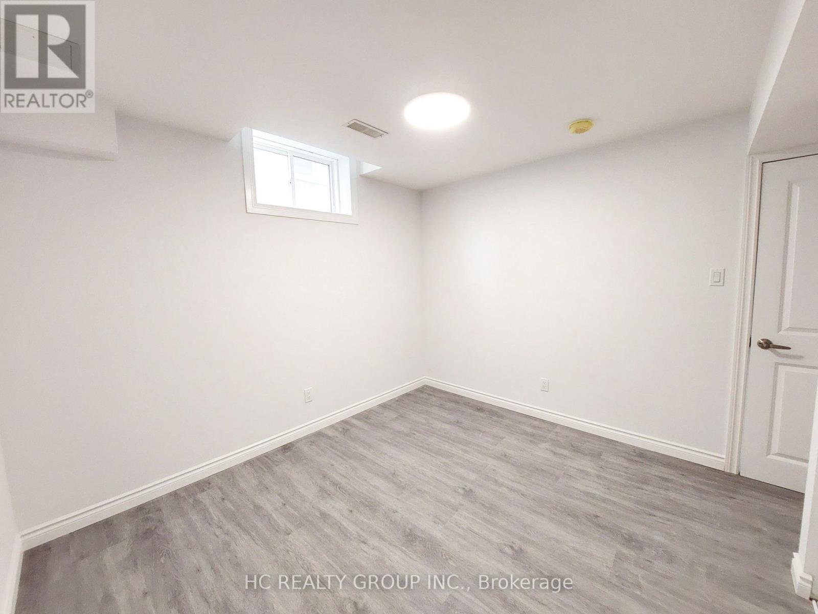 33 Mac Campbell Bsmt Way, Bradford West Gwillimbury, Ontario  L3Z 4M7 - Photo 5 - N12589224