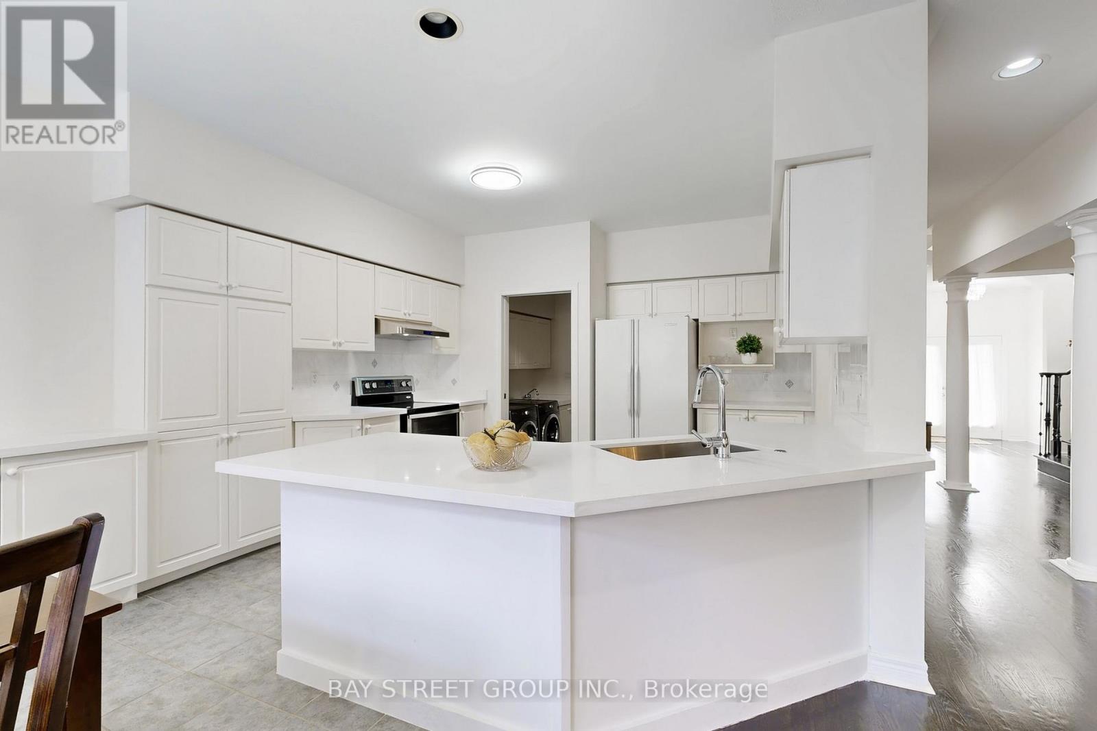 103 Colesbrook Road, Richmond Hill, Ontario  L4S 2G3 - Photo 10 - N12589238