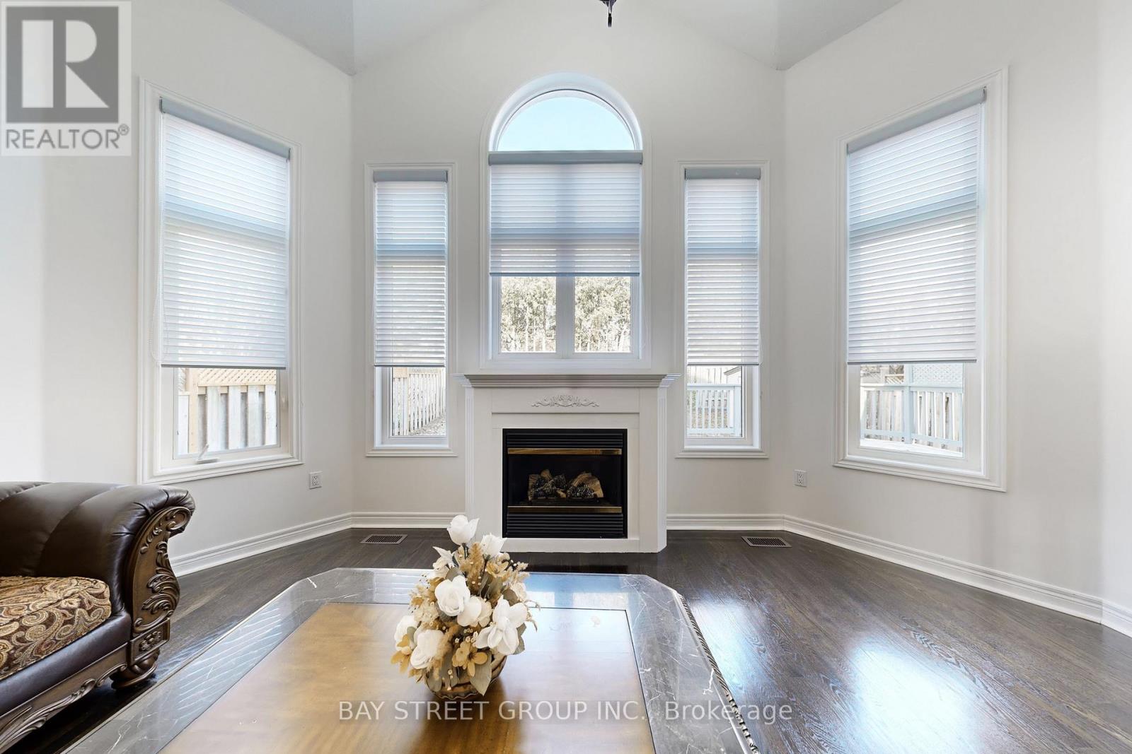 103 Colesbrook Road, Richmond Hill, Ontario  L4S 2G3 - Photo 3 - N12589238