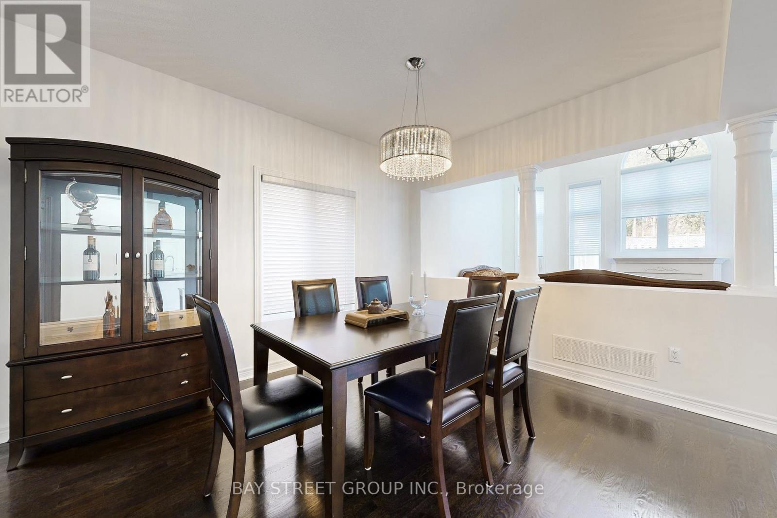 103 Colesbrook Road, Richmond Hill, Ontario  L4S 2G3 - Photo 6 - N12589238