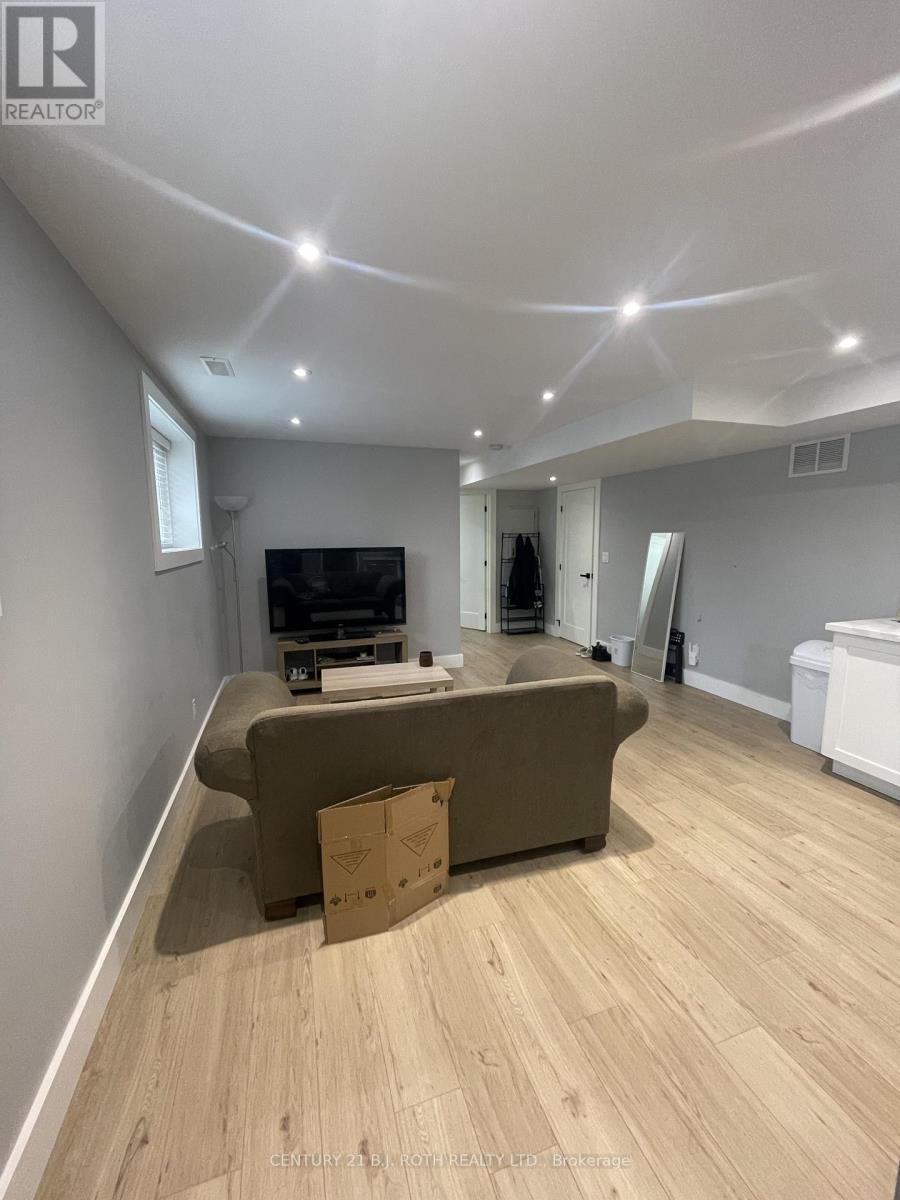 56 Olive Crescent, Orillia, Ontario  L3V 1G1 - Photo 6 - S12589226