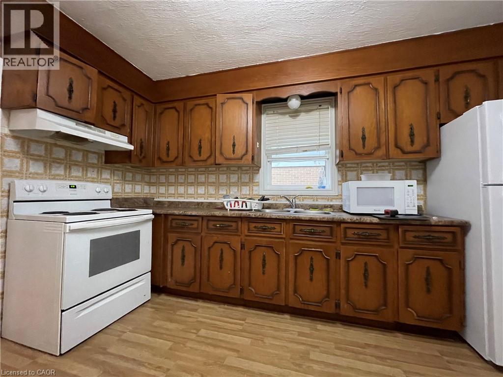 349 Whitney Avenue, Hamilton, Ontario  L8S 2H1 - Photo 14 - 40736445