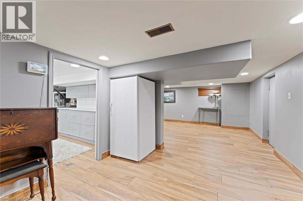 2209 Lincoln Road, Windsor, Ontario  N8W 2R3 - Photo 21 - 40787967