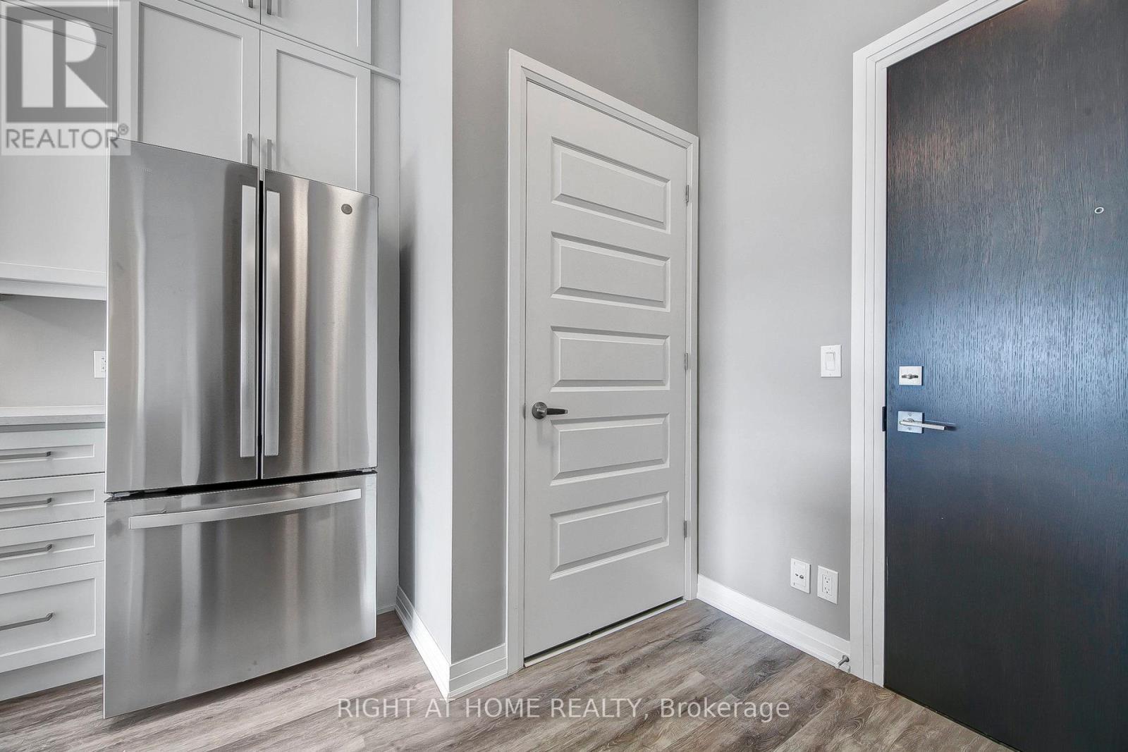 603 - 102 Grovewood Common, Oakville, Ontario  L6H 0X2 - Photo 11 - W12589228