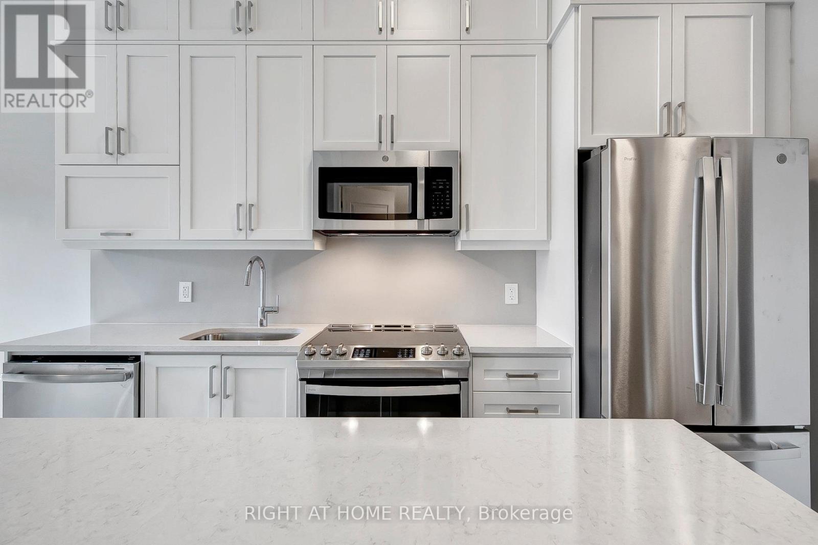 603 - 102 Grovewood Common, Oakville, Ontario  L6H 0X2 - Photo 14 - W12589228