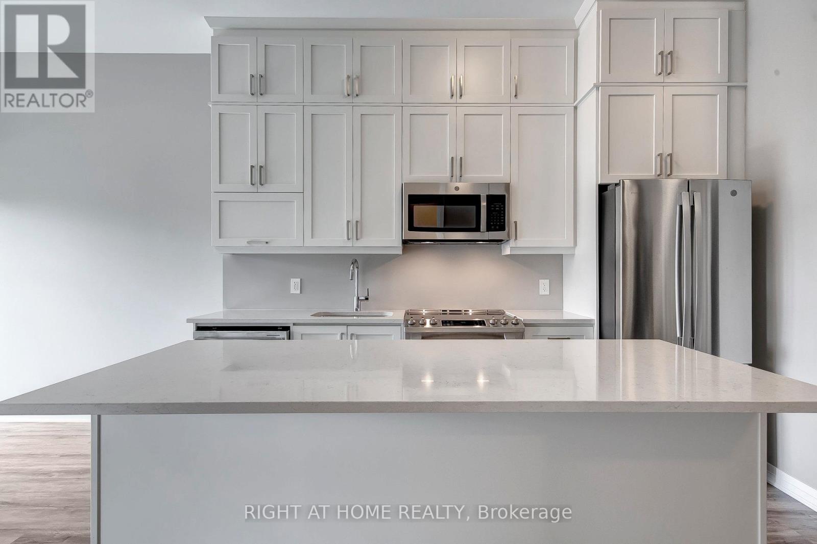 603 - 102 Grovewood Common, Oakville, Ontario  L6H 0X2 - Photo 17 - W12589228