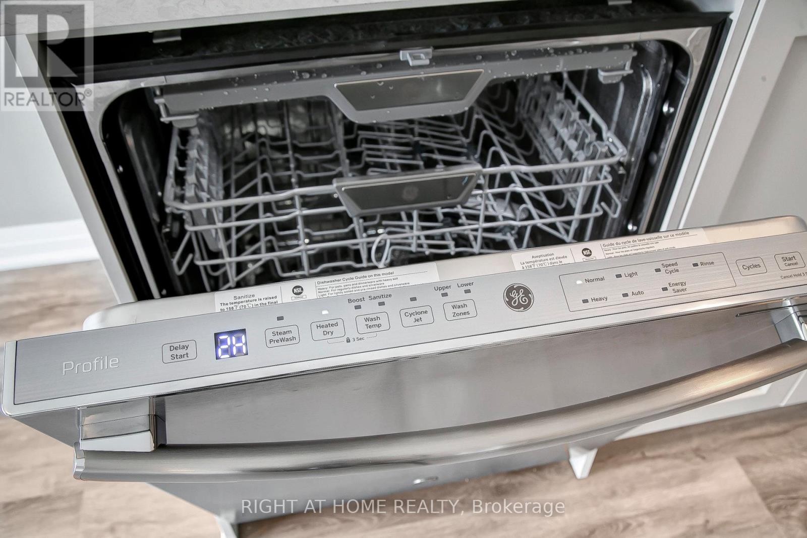 603 - 102 Grovewood Common, Oakville, Ontario  L6H 0X2 - Photo 21 - W12589228