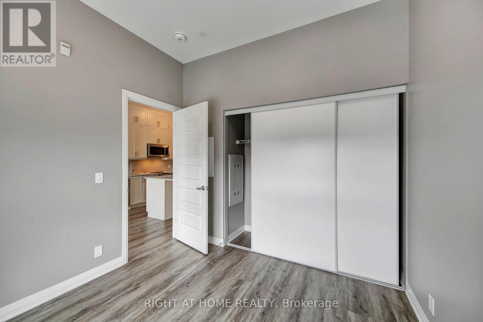 603 - 102 Grovewood Common, Oakville, Ontario  L6H 0X2 - Photo 27 - W12589228