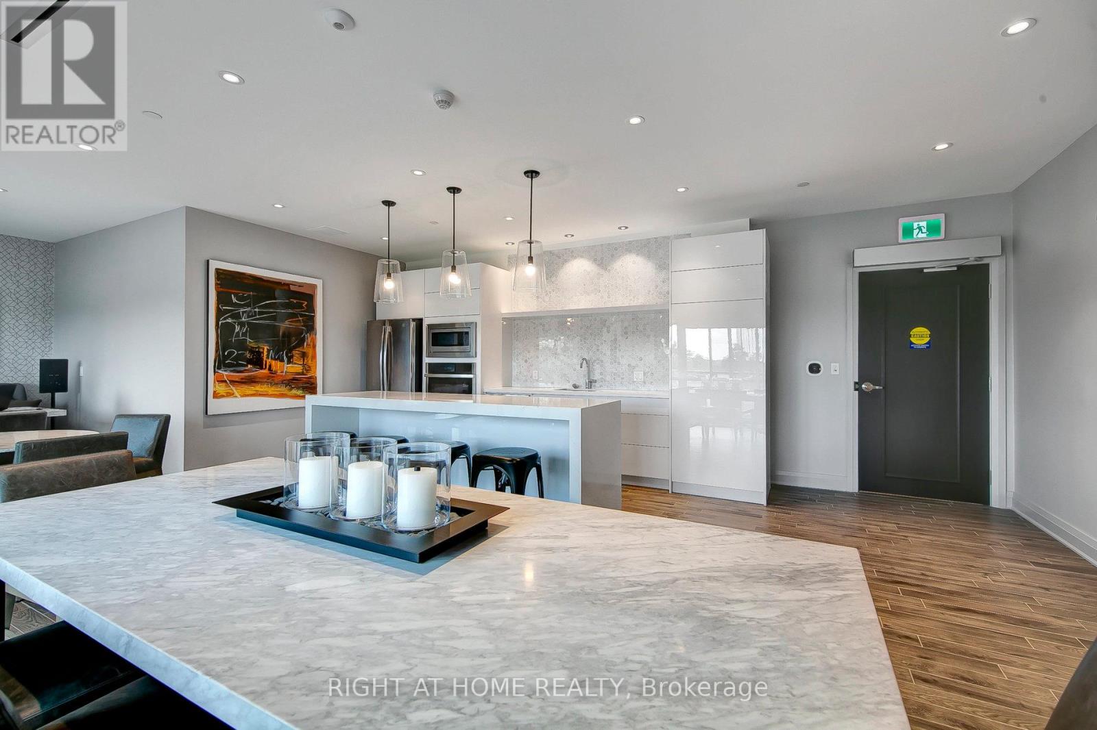 603 - 102 Grovewood Common, Oakville, Ontario  L6H 0X2 - Photo 6 - W12589228