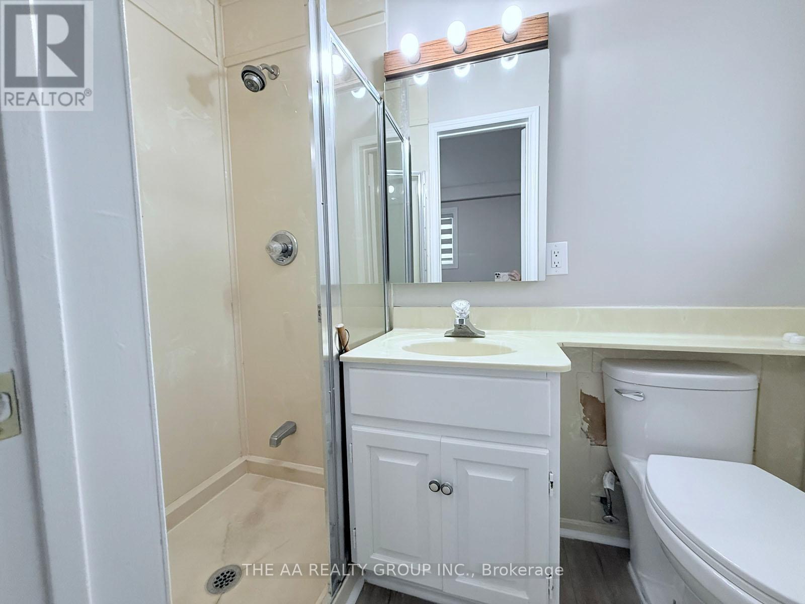 65 Hillside Drive, Brampton, Ontario  L6S 1A5 - Photo 29 - W12589232