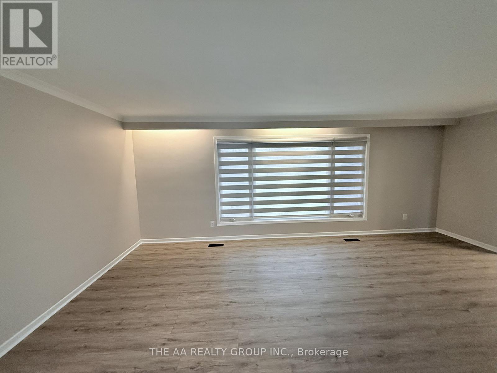 65 Hillside Drive, Brampton, Ontario  L6S 1A5 - Photo 7 - W12589232