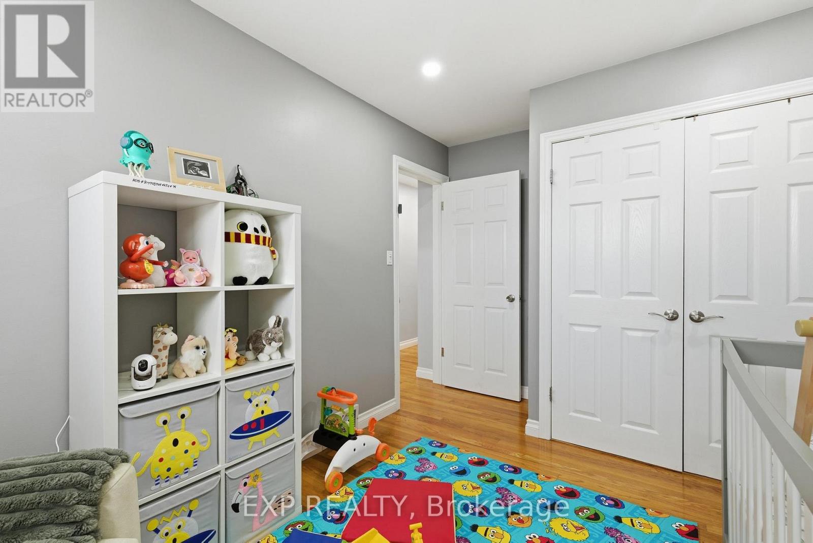 364 Roselawn Place, Waterloo, Ontario  N2L 5P1 - Photo 17 - X12589242