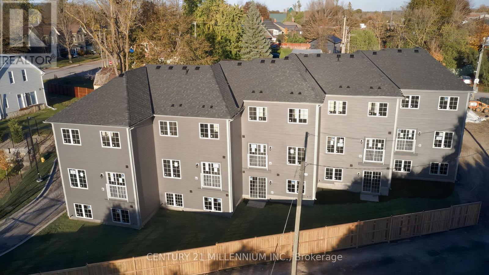 116 Gordon Street, Shelburne, Ontario L9V 3Y1 - Photo 2 - X12410155