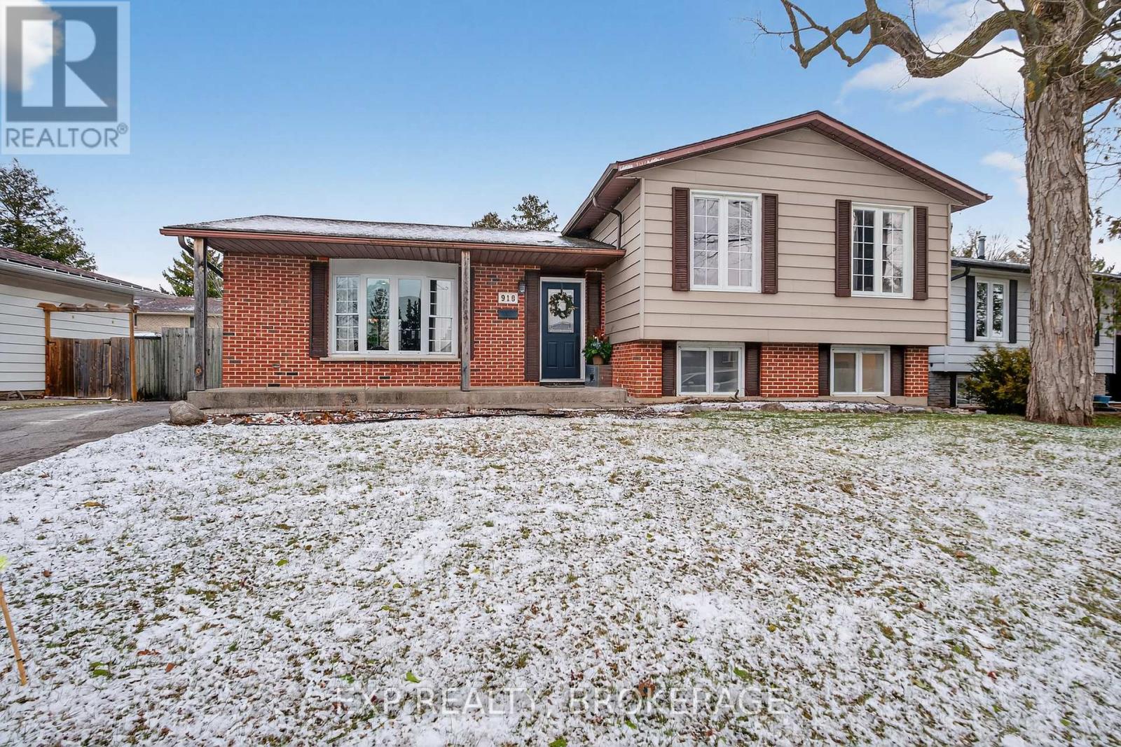 918 Cresthill Street, Kingston, Ontario  K7P 1H7 - Photo 2 - X12589298