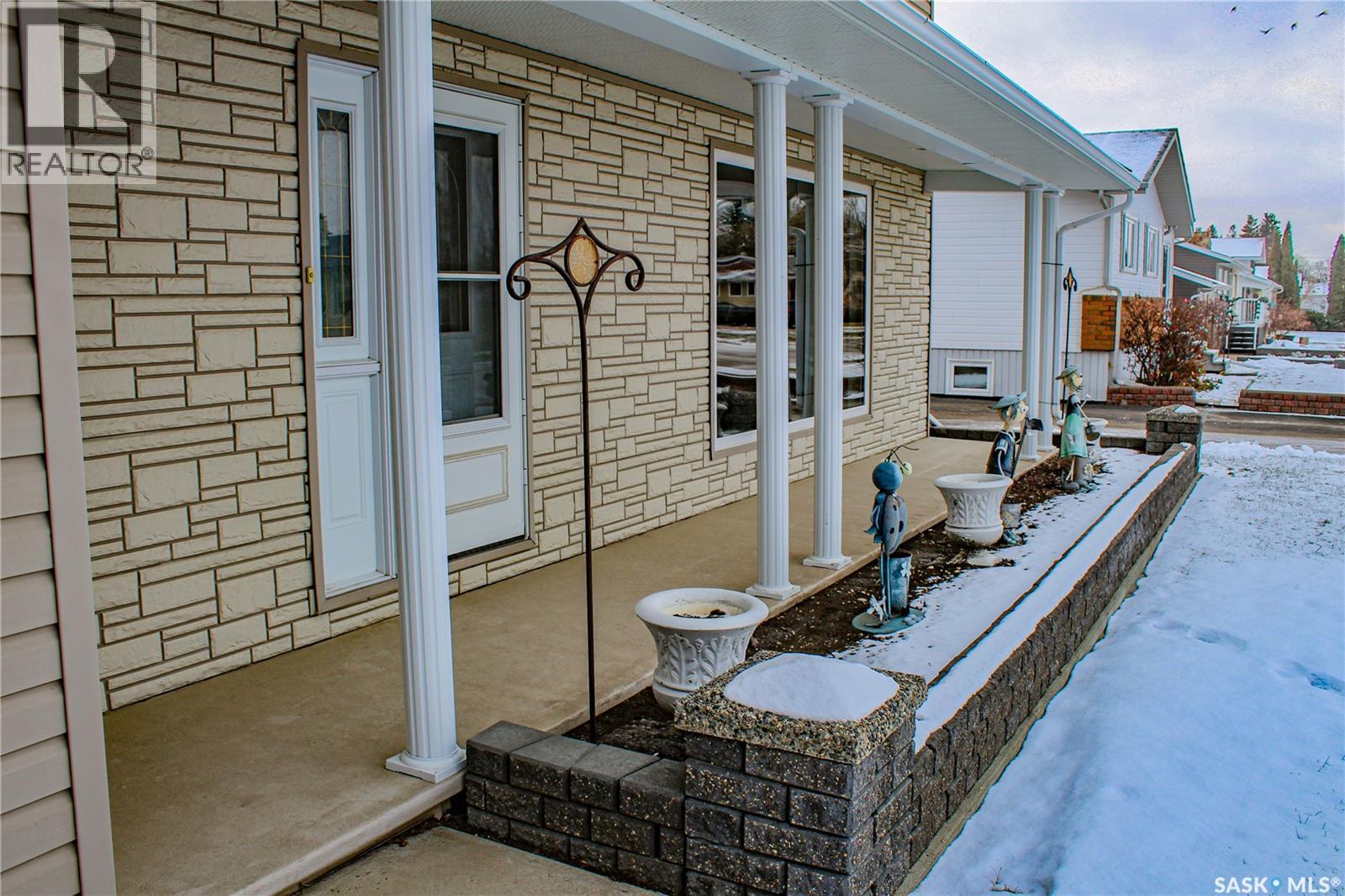 117 Saskatchewan Crescent, Kinistino, Saskatchewan  S0J 0A6 - Photo 5 - SK024899