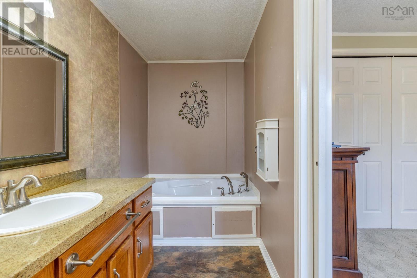 12 Eighth Street, Lucasville, Nova Scotia  B4B 1R4 - Photo 28 - 202528794