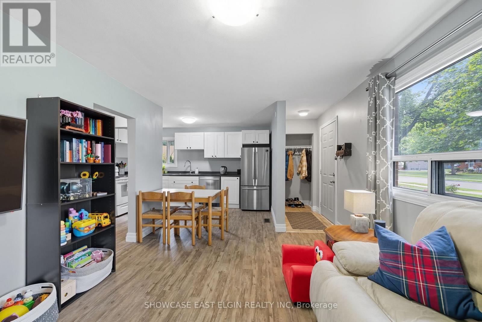 68 Dunkirk Drive, St. Thomas, Ontario  N5R 1S3 - Photo 6 - X12589258