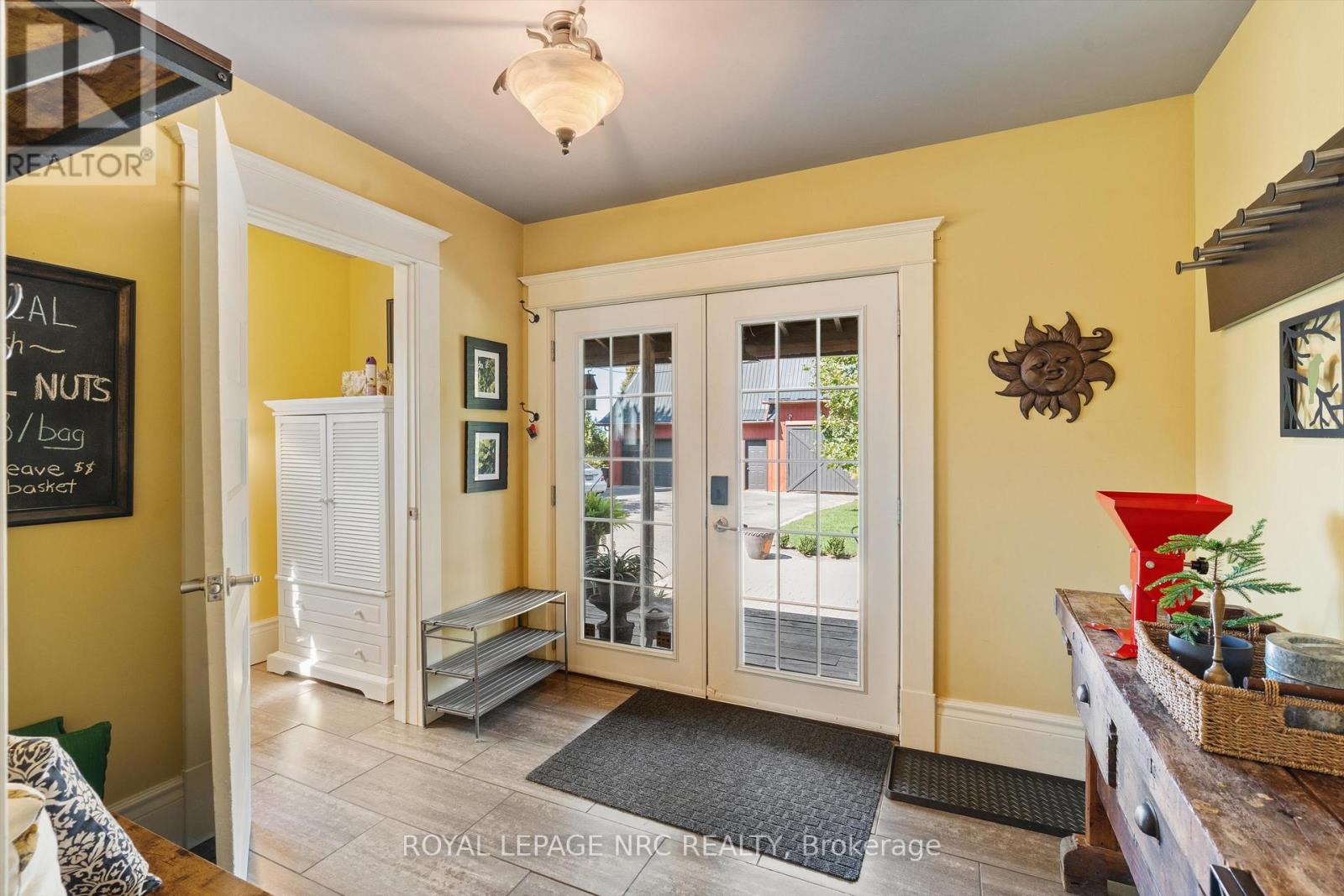 326 Lakeshore Road, Niagara-On-The-Lake, Ontario  L0S 1J0 - Photo 17 - X12589252