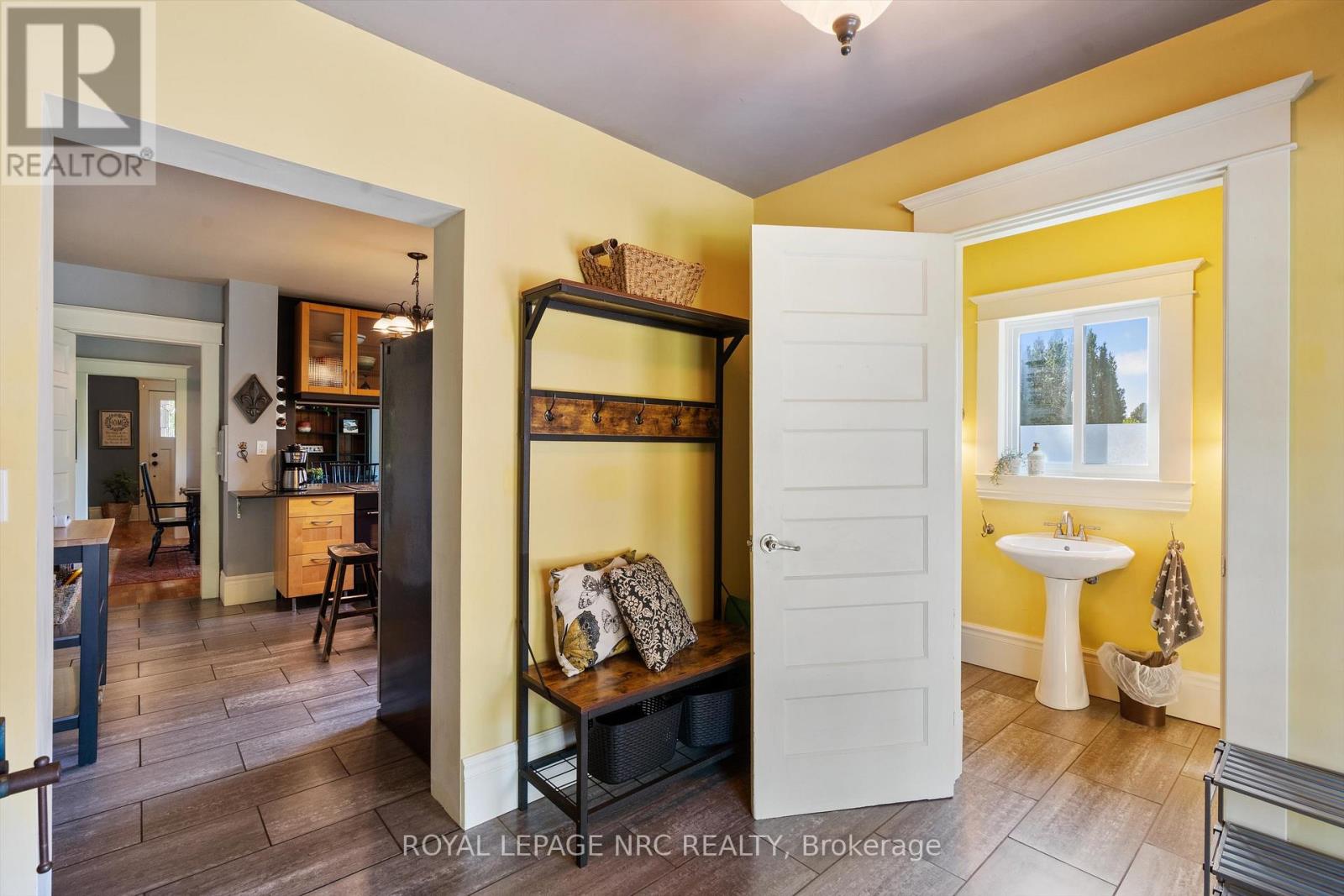 326 Lakeshore Road, Niagara-On-The-Lake, Ontario  L0S 1J0 - Photo 18 - X12589252