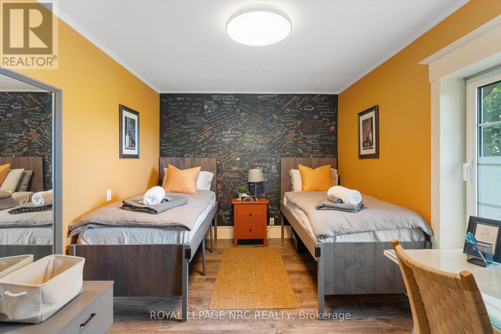 326 Lakeshore Road, Niagara-On-The-Lake, Ontario  L0S 1J0 - Photo 25 - X12589252