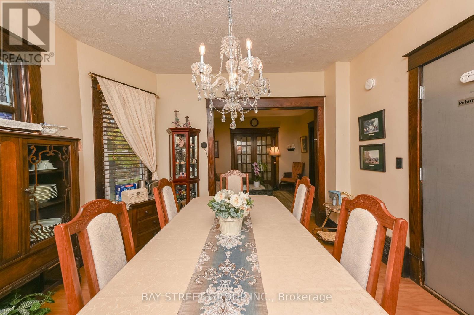 4467 John Street, Niagara Falls, Ontario  L2E 1A4 - Photo 13 - X12589276