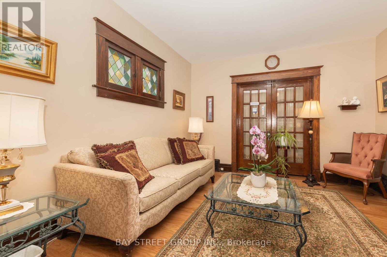 4467 John Street, Niagara Falls, Ontario  L2E 1A4 - Photo 16 - X12589276