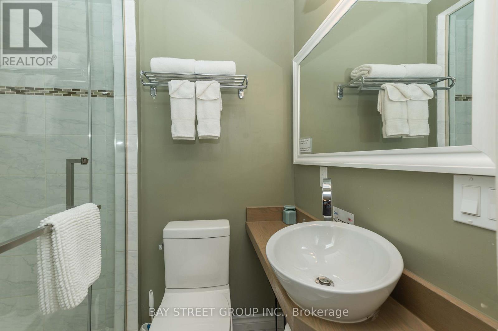 4467 John Street, Niagara Falls, Ontario  L2E 1A4 - Photo 22 - X12589276