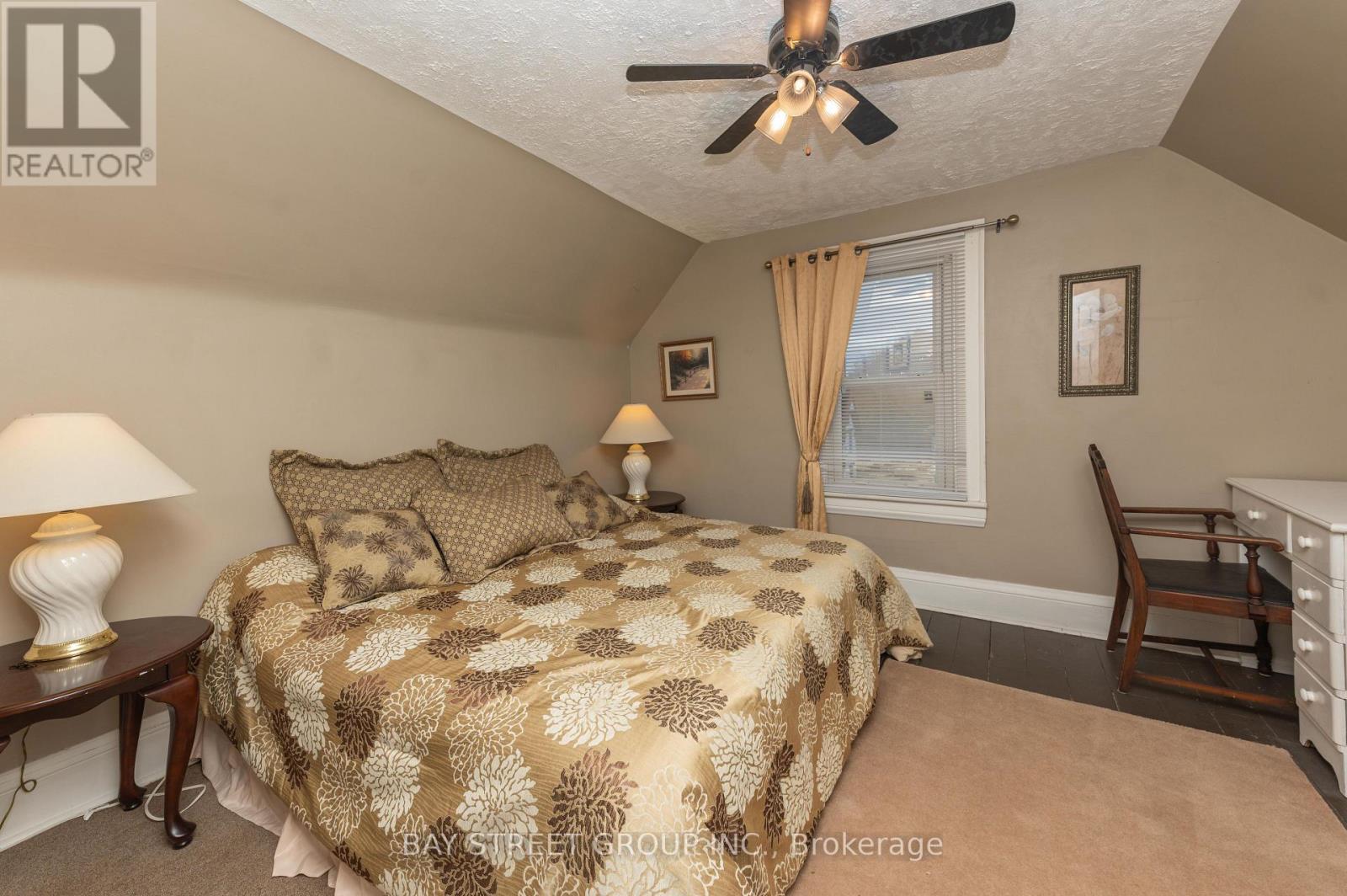 4467 John Street, Niagara Falls, Ontario  L2E 1A4 - Photo 25 - X12589276