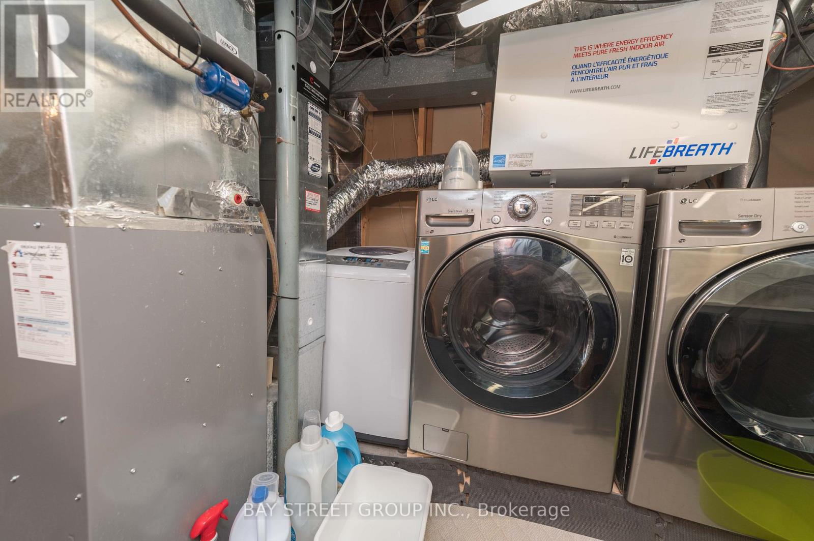 4467 John Street, Niagara Falls, Ontario  L2E 1A4 - Photo 31 - X12589276