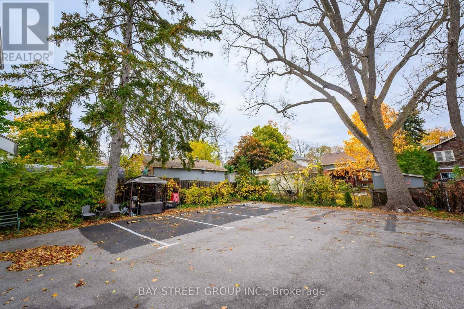 4467 John Street, Niagara Falls, Ontario  L2E 1A4 - Photo 6 - X12589276